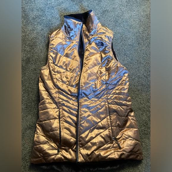 North Face vest - Picture 2 of 8